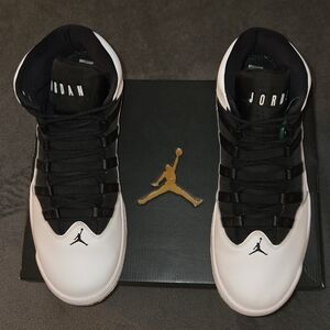 Jordan Men's Max Aura Black and White High-Top Sneakers Size 13 AQ9084-100